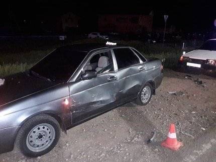 В Башкирии машина сбила людей на обочине