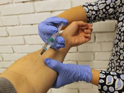 Министр здравоохранения России во время визита в Уфу назвал примерные сроки появления вакцины от коронавирусной инфекции