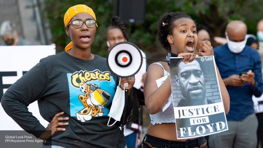 Свыше 350 городов США охвачены протестами из-за смерти афроамериканца