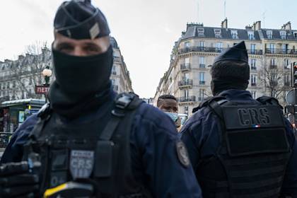 В Париже испугались беспорядков и запретили акцию в память чернокожего