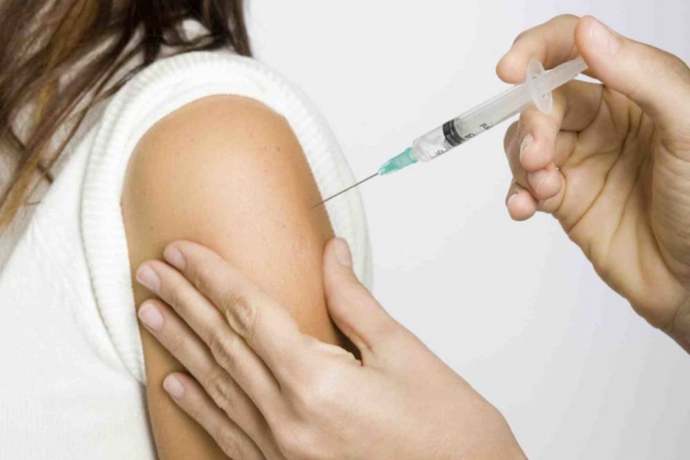 Петиция против "принудительной вакцинации" набрала 25 тыс подписей