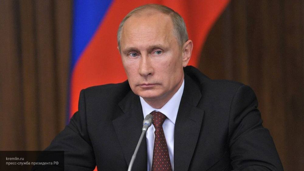 Путин заявил о продолжении борьбы с COVID-19 в России
