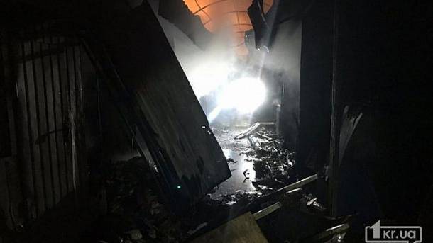 На рынке в Кривом Роге выгорело 22 павильончика