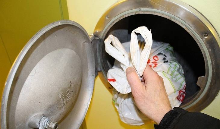 В России предлагают избавить жилые дома от мусоропроводов