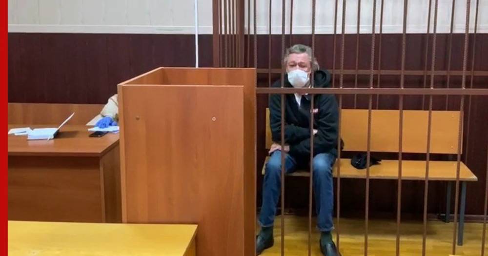 Адвокат Ефремова рассказал, почему тот пил в день аварии