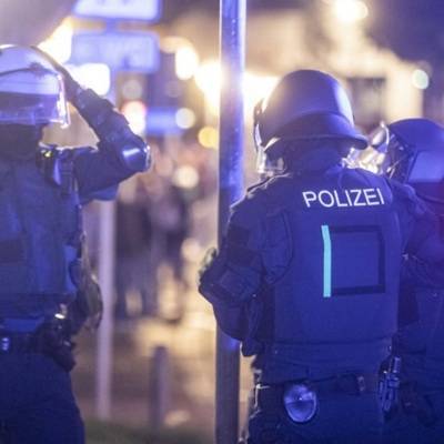 Власти Германии осудили беспорядки в Штутгарте и поддержали полицейских