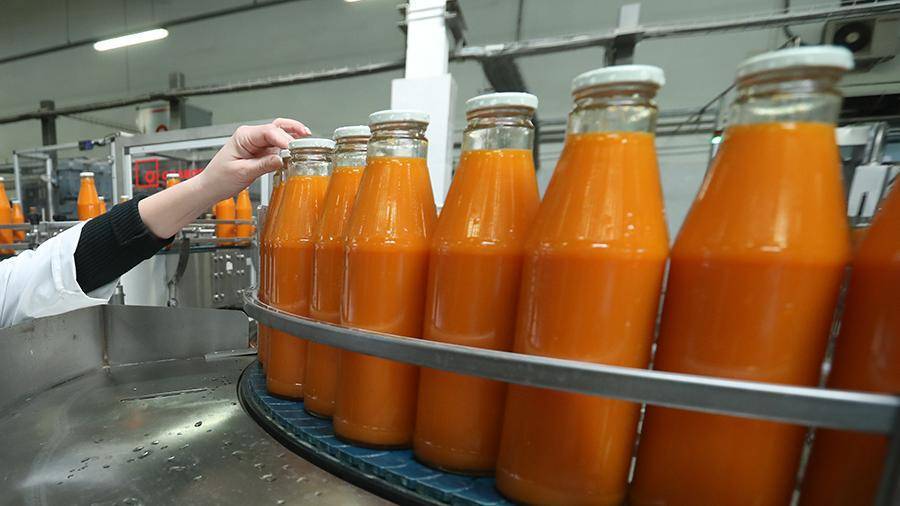 В России снизились продажи соков и воды