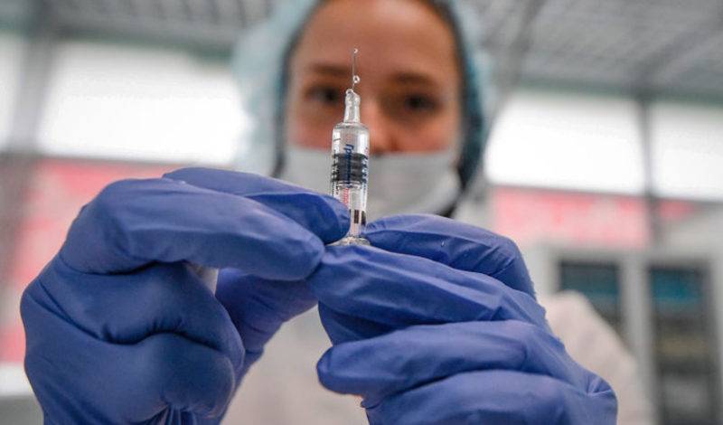 Больше трети россиян не готовы делать прививку от коронавируса