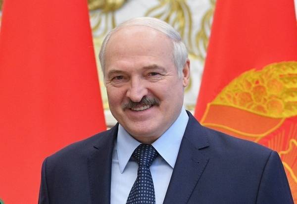 Александр Лукашенко попросил оппозицию не оскорблять его и не занижать рейтинг