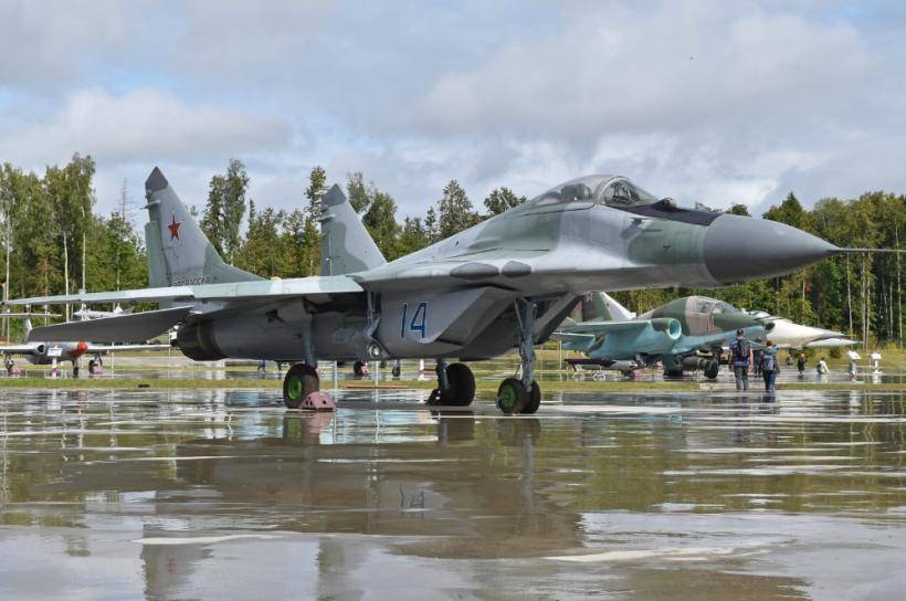 МиГ-29К отмечает 32-летие: В сети вспомнили о легендарном палубном инстребителе