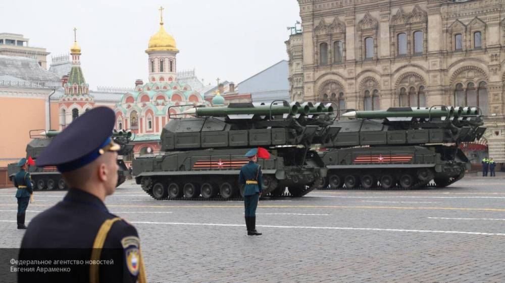 Синоптики пообещали "бодрящую" погоду в Москве на парад Победы