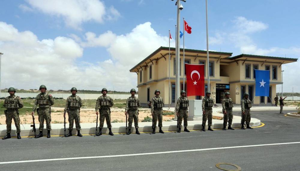 Террорист-смертник пробрался на турецкую военную базу в Сомали