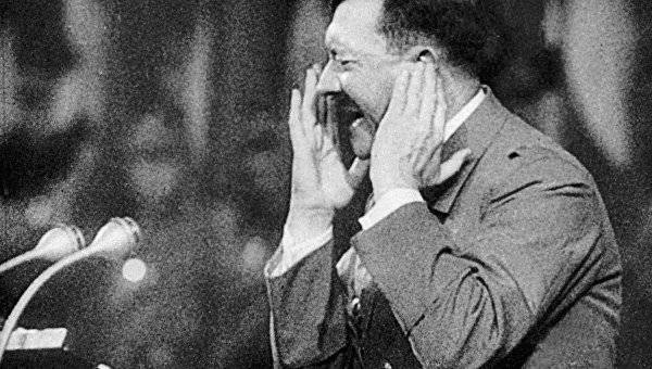 Гитлер в центре Москвы: экс-мэр провел необычный перфоманс в столице