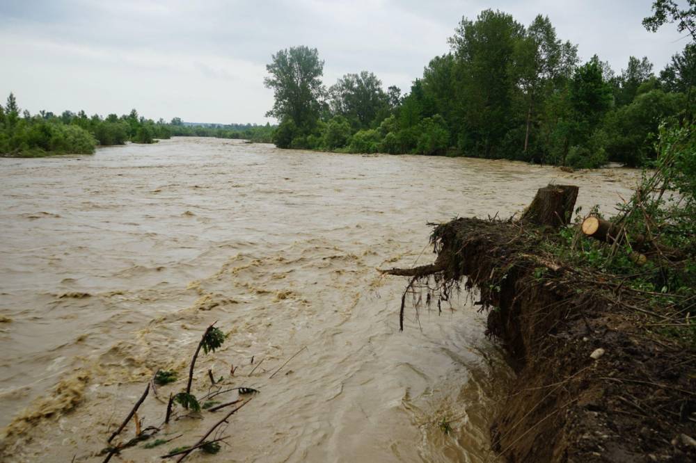 Стала известна программа по предотвращению последствий паводков на западе Украины