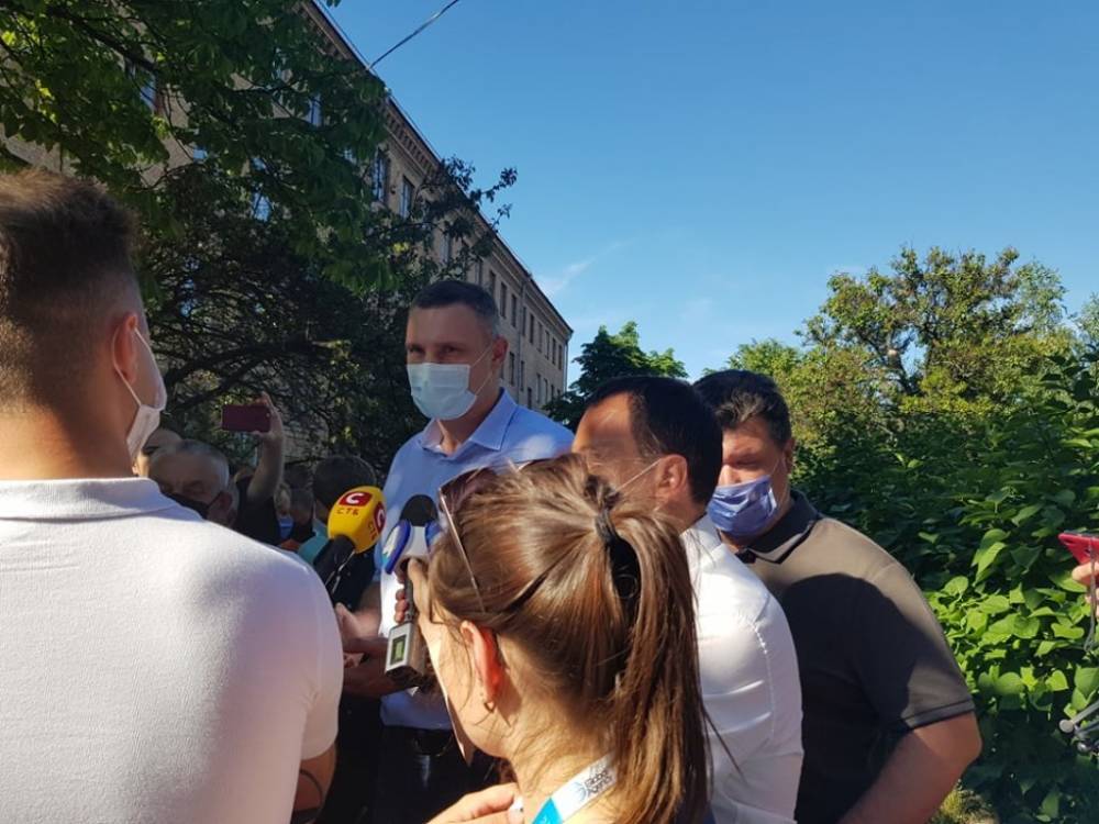 Жильцам разрушенного взрывом дома на Позняках выдадут квартиры: из бюджета выделили 30 миллионов гривен – Кличко