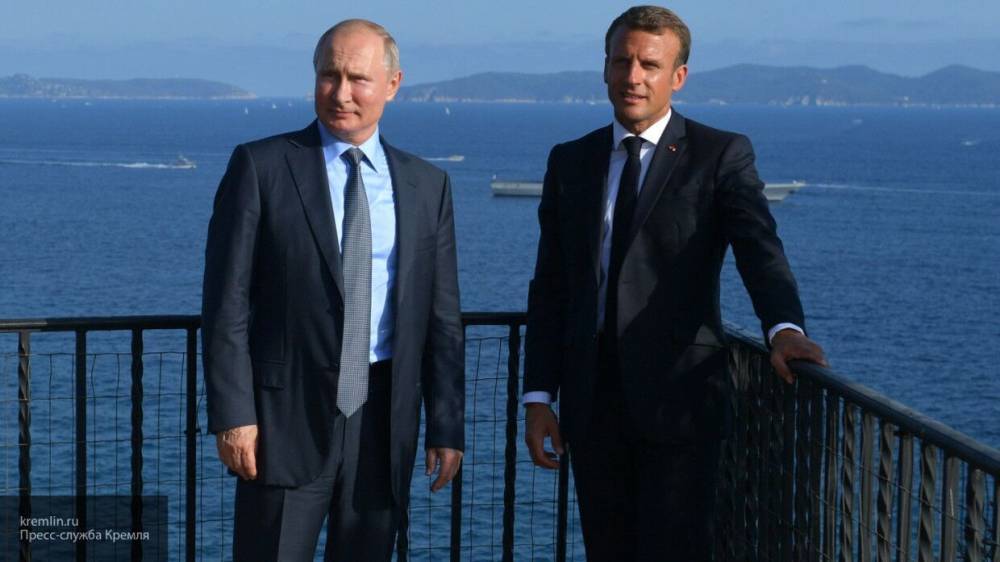 Пресс-служба Кремля сообщила подробности переговоров Путина и Макрона