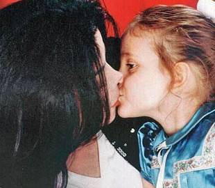 Дочь Майкла Джексона выложила уникальные фотографии отца в Instagram