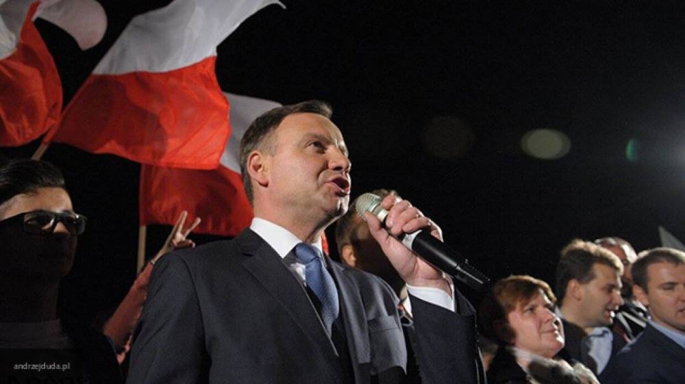 Анджей Дуда и кандидат от оппозиции прошли во второй тур выборов президента в Польше