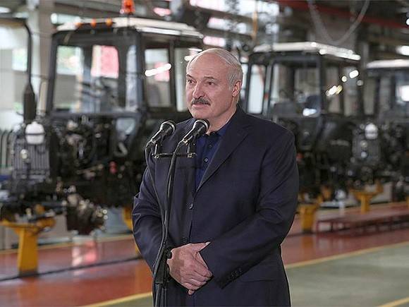 Лукашенко не исключил «рукотворного» характера пандемии