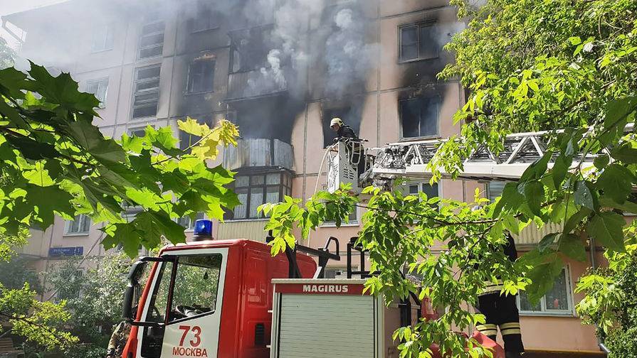 Пожар в жилом доме в Москве локализован