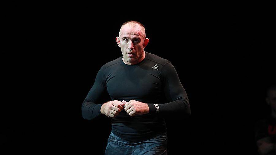 43-летний российский боец Олейник подписал новый контракт с UFC