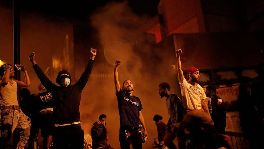 В США за время протестов погибли не менее 11 человек, сотни ранены