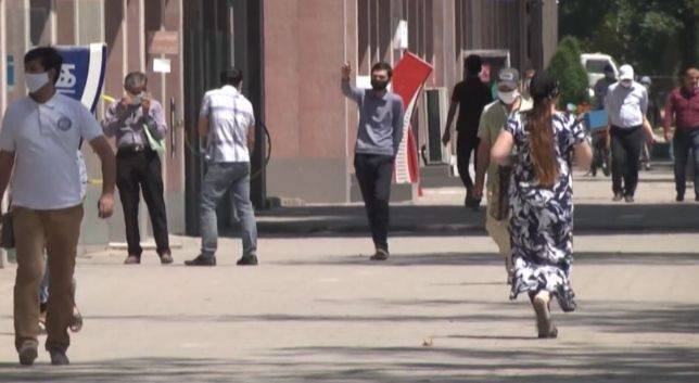 В Душанбе ограничительные меры продлены, в Худжанде - постепенно смягчаются