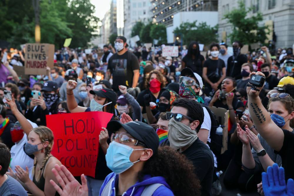В США во время протестов погибли по меньшей мере 13 человек