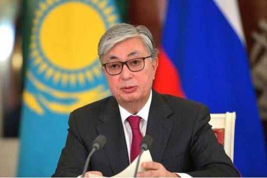 Токаев: Казахстан перейдёт на латиницу без искусственного ускорения