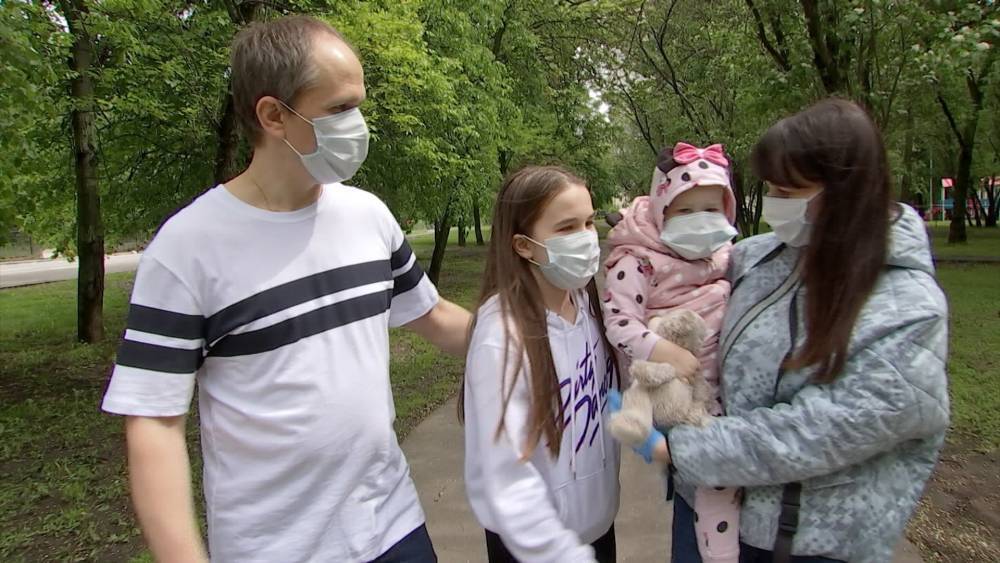 Зрители ТВЦ продолжают собирать средства на лечение 2-летней Лиды Лаптевой