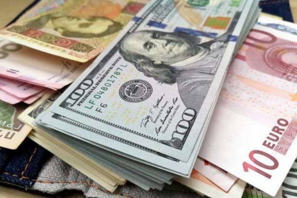 Доллар по 26 грн, а евро - до 30 грн: как открылся межбанк в Украине 3 июня