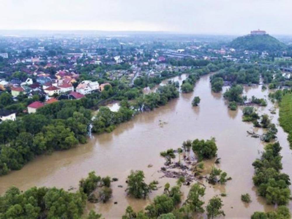 Кабмин выделил 700 миллионов гривен на преодоление последствий паводка на западе Украины
