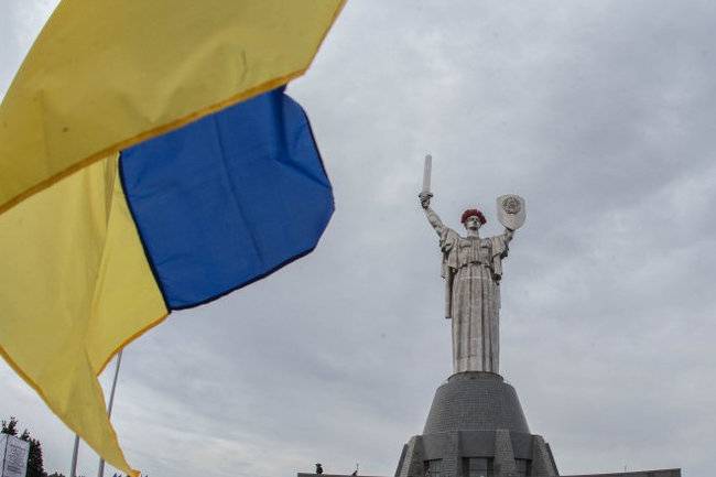 Эксперты указали на попытку Киева саботировать Минские соглашения