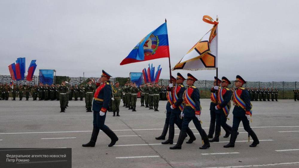 ЛНР проведет парад Победы в один день с Россией