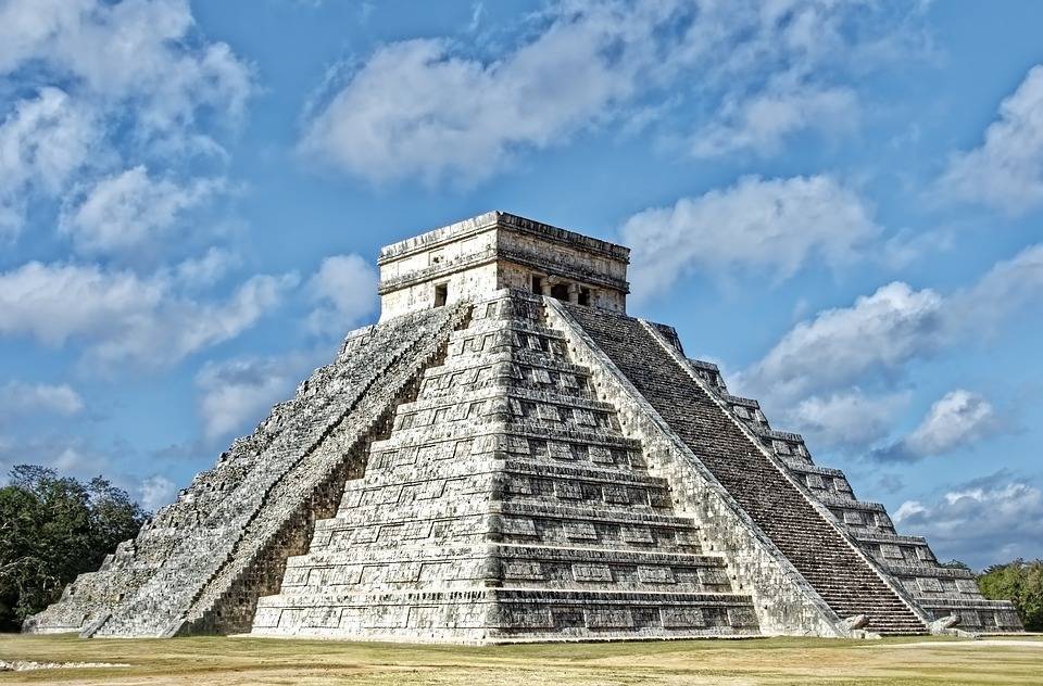 Археологи обнаружили древнейший храм майя на границе Мексики и Гватемалы