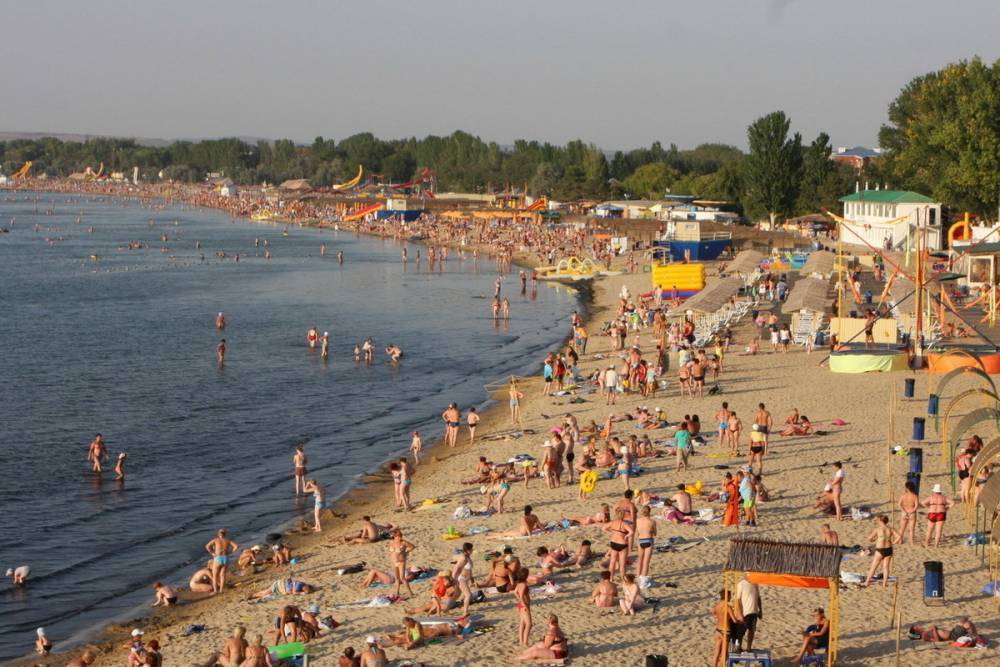Ростуризм назвал сроки открытия пляжей юга России