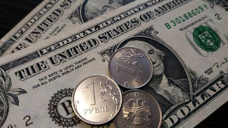 Аналитики предупредили о росте доллара до 100 рублей при второй волне пандемии