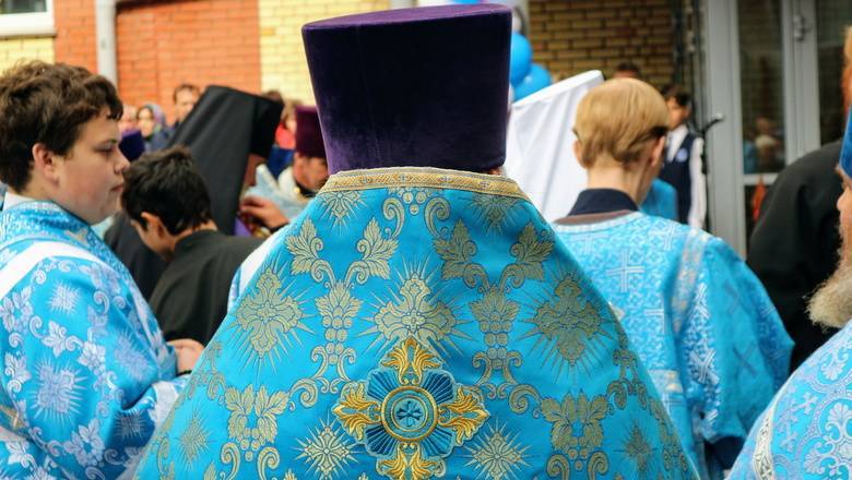 Богослужения с прихожанами в Московской области разрешили только на улице
