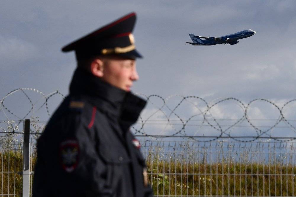 Второй самолет с американскими аппаратами ИВЛ прибыл в Москву