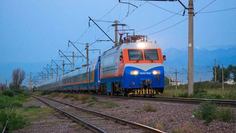 Пассажирские поезда из Алматы и Нур-Султана в Атырау запустят с 11 июня