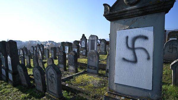 Германию захлестнул антисемитизм: МВД призвало «быть крайне бдительными»