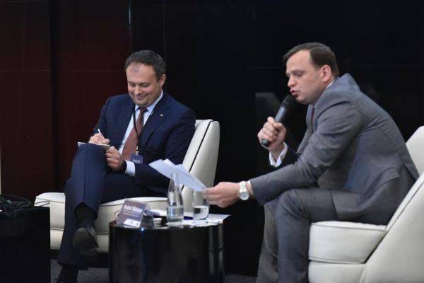Молдавская оппозиция делит портфели в правительстве, которого нет