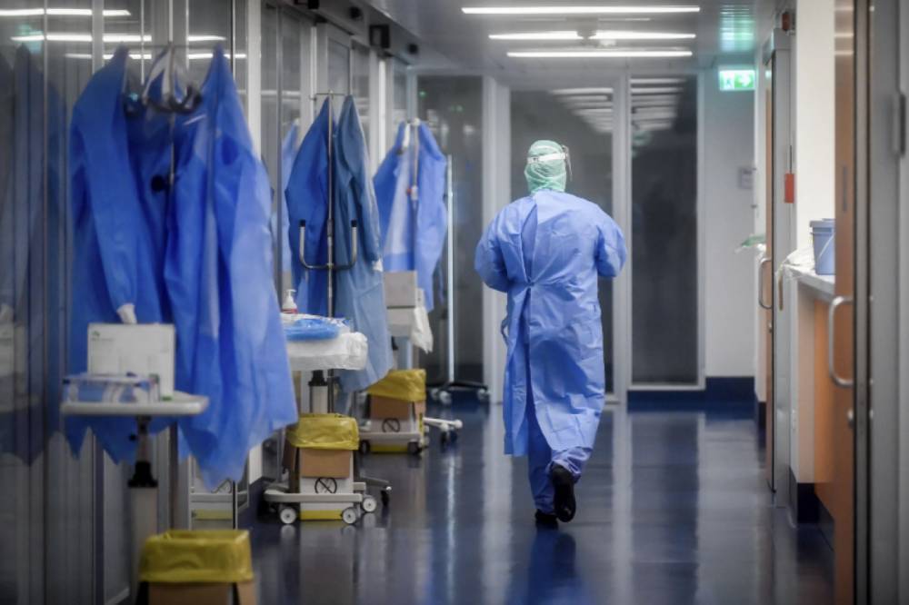 Умрет более 800 медиков, а переболеет каждый пятый: В правительстве назвали последствия пандемии COVID-19