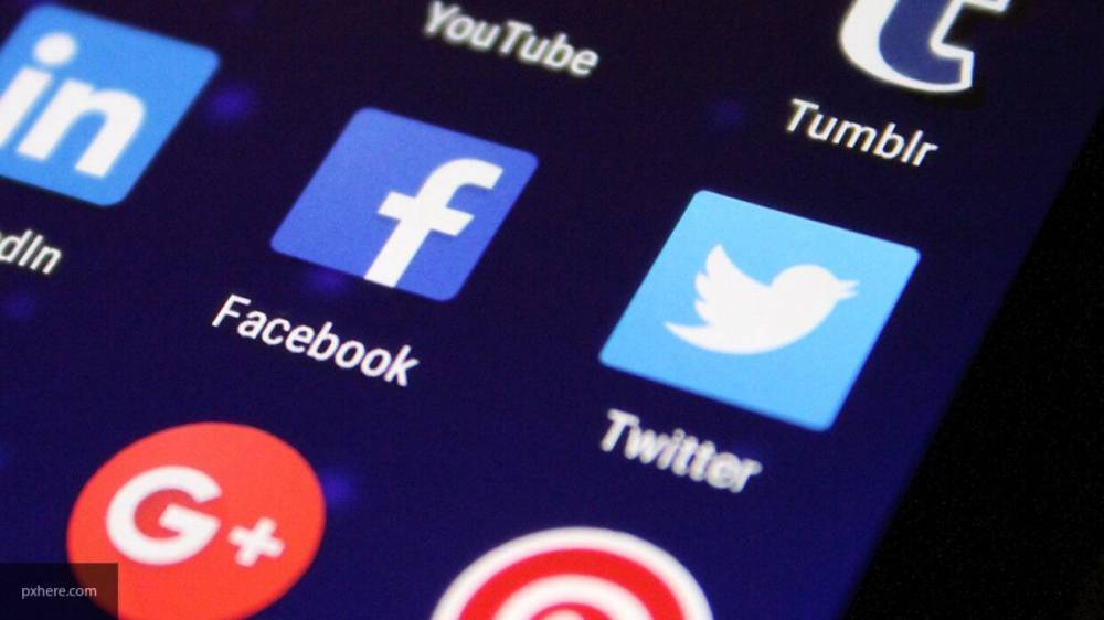 Приставы будут взыскивать штрафы с Facebook и Twitter суммой в 4 млн рублей