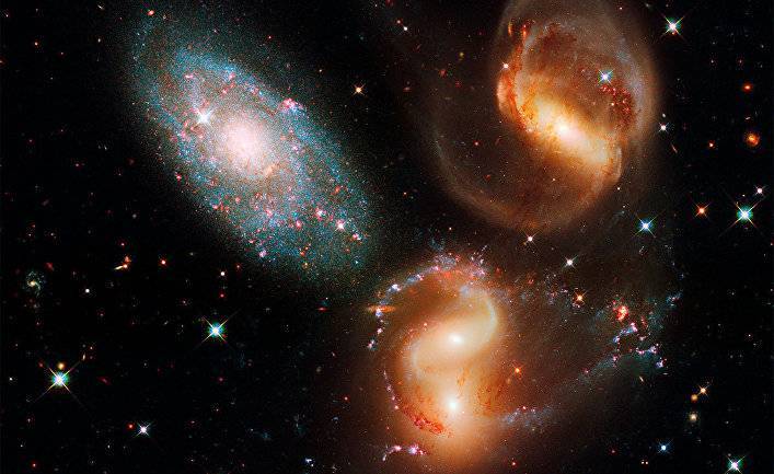 New Scientist (США): вся Вселенная могла когда-то крутиться как волчок