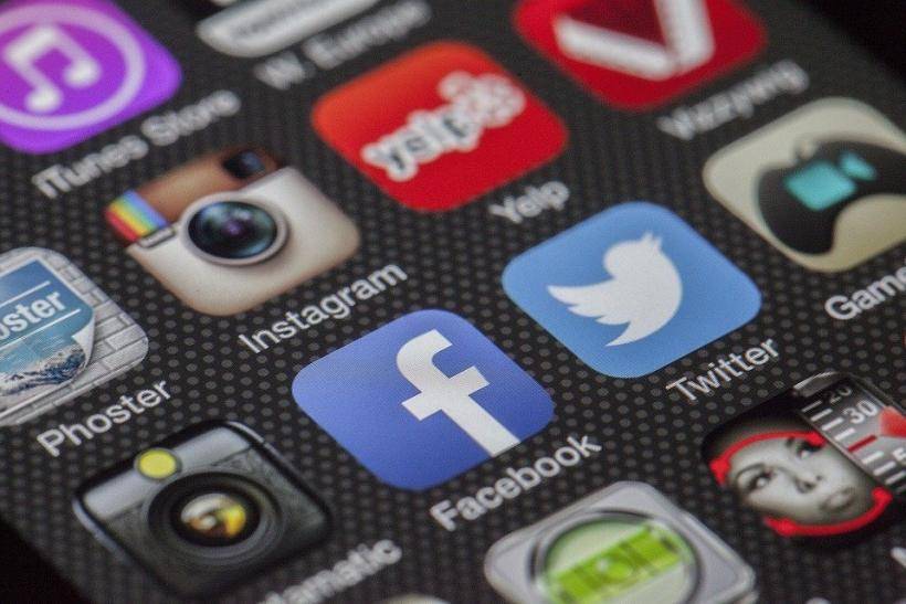 В России приставы начнут взыскивать штрафы с Twitter и Facebook на 4 млн рублей