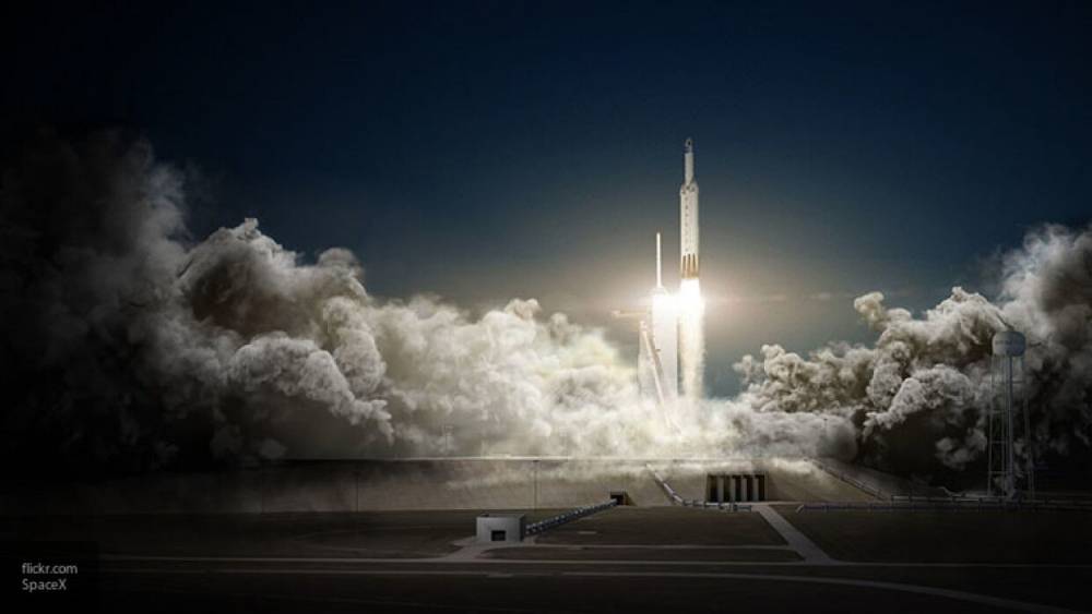 Илон Маск вывел на орбиту 60 микроспутников с помощью ракеты-носителя Falcon 9