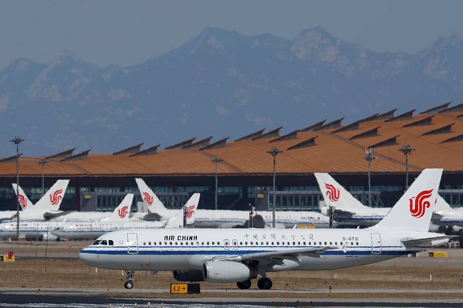 США ввели запрет на полеты авиакомпаний из Китая