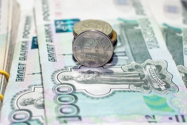 России предсказали доллар за 90 рублей к концу года