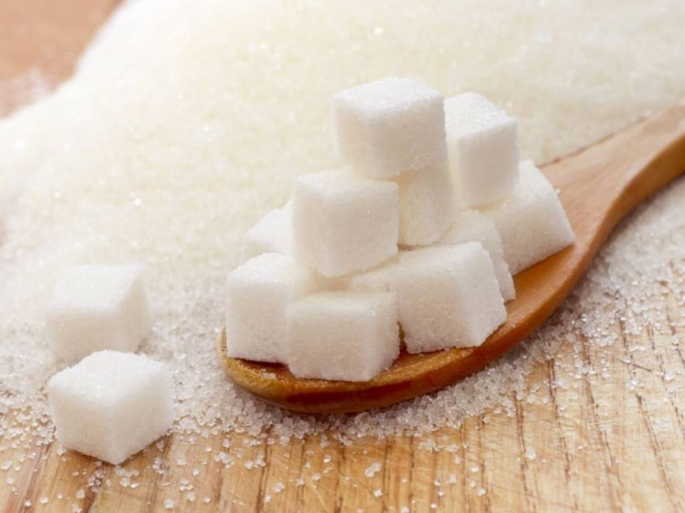 Сколько сахара можно есть в день: ответ кардиологов